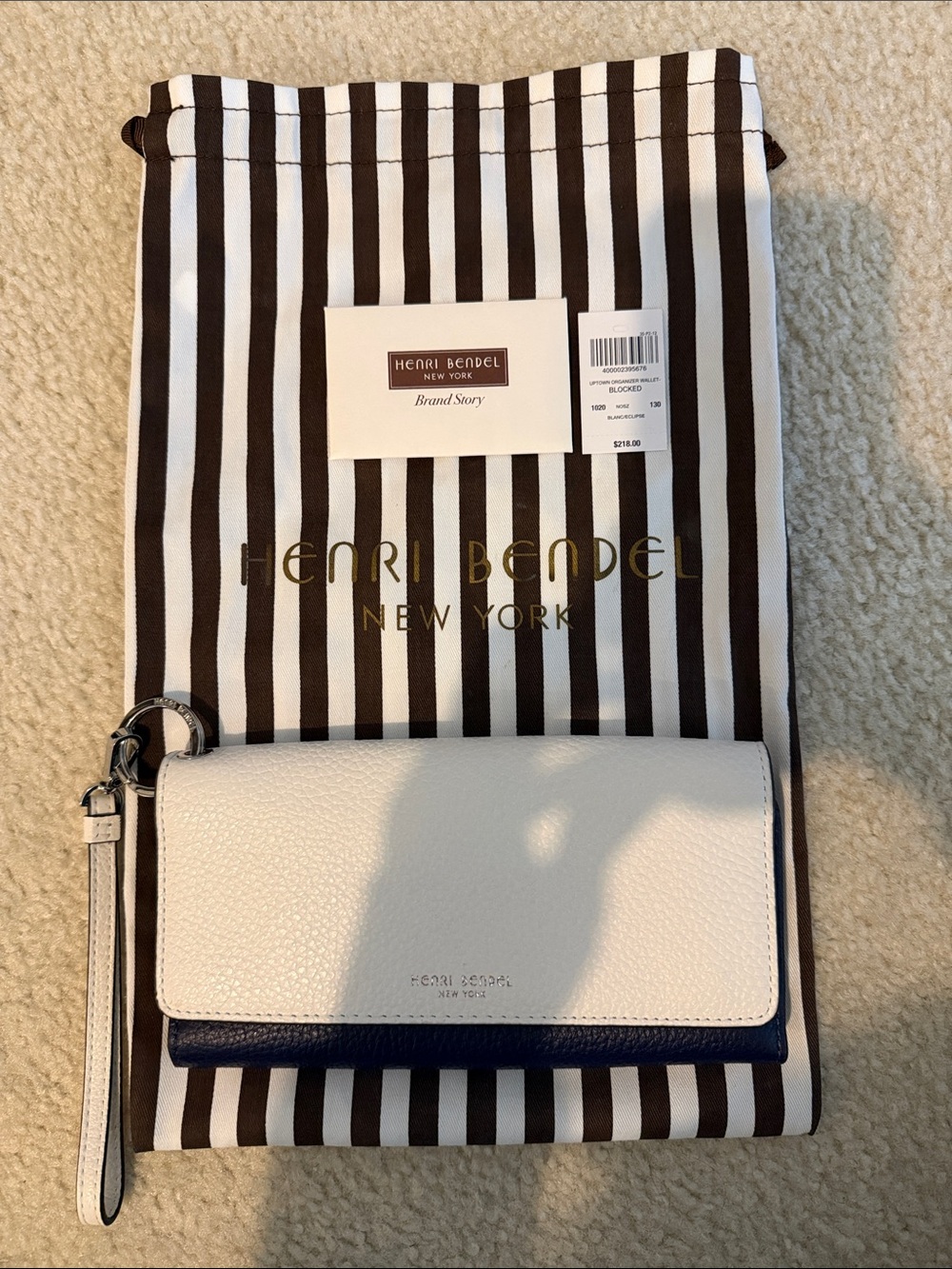 henri bendel White and Navy Leather Wristlet Wallet